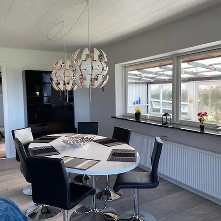 I Lille Lokalsamfund Villa *