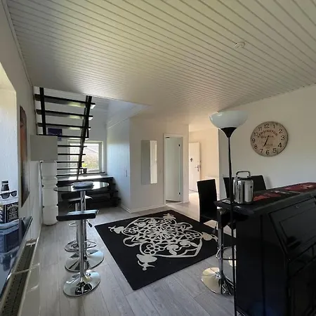 I Lille Lokalsamfund * Jelling