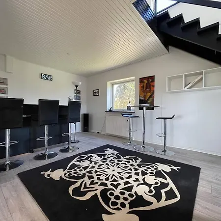 Villa I Lille Lokalsamfund Jelling